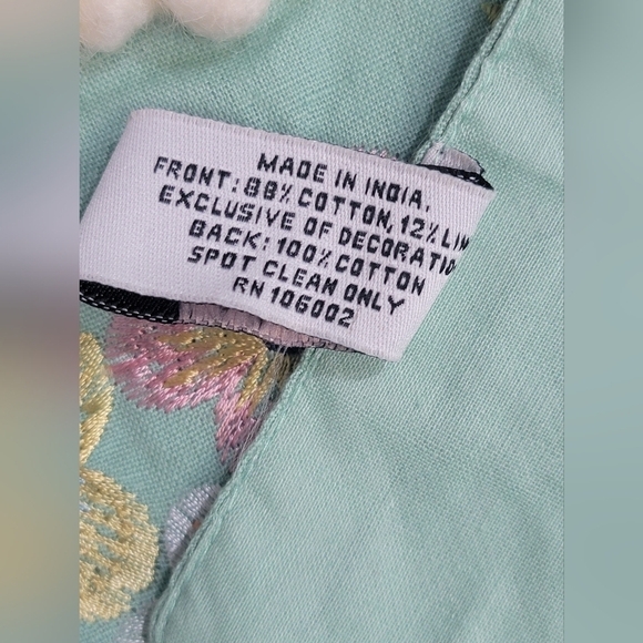 Tabitha Webb Bunny Knotted Embroidered FloralTable Runner 16" x 72" pom pom trim - Picture 4 of 7